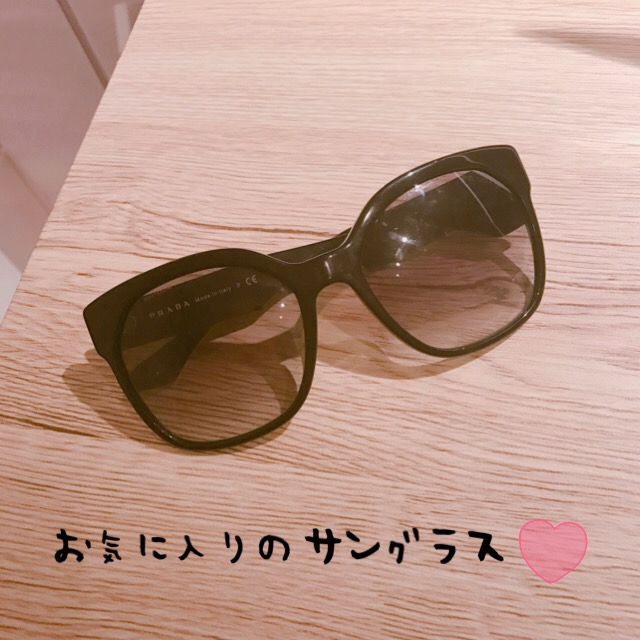 プラダのサングラス